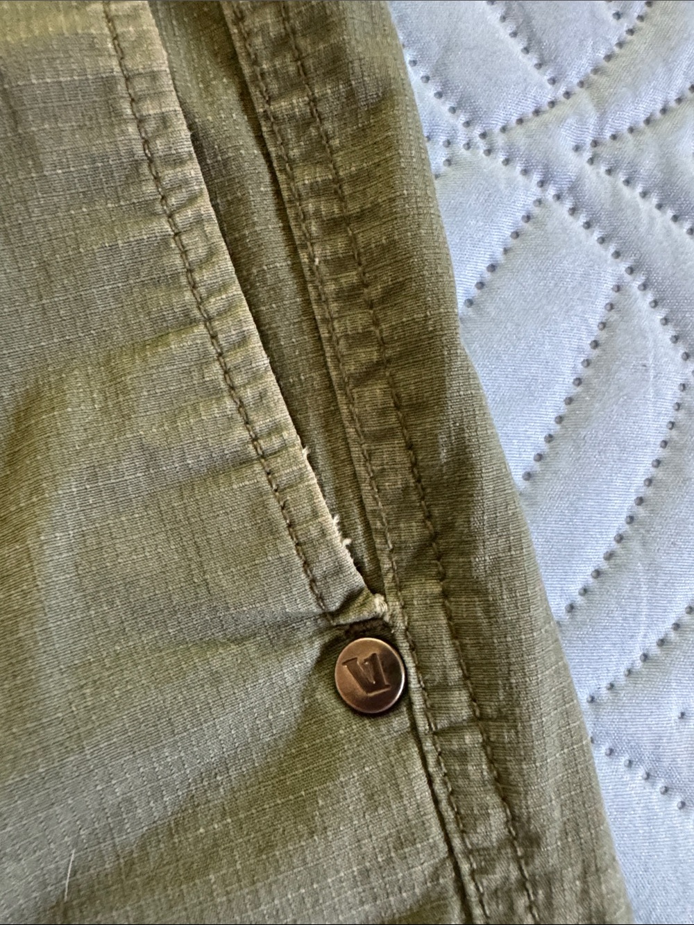 Vuori Olive Joggers with Cream Drawcord - Picture 3 of 4